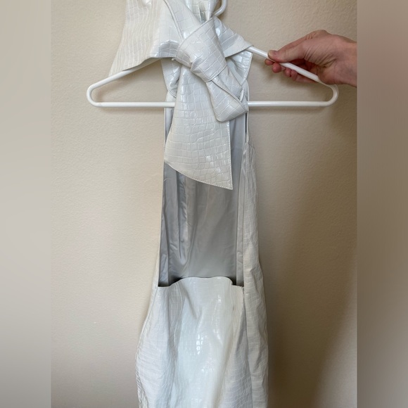 Pretty Little Thing, white crocodile, body on dress, size 4 - Picture 2 of 4